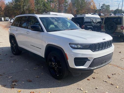 2024 Jeep Grand Cherokee Laredo