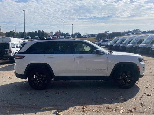 2024 Jeep Grand Cherokee Laredo