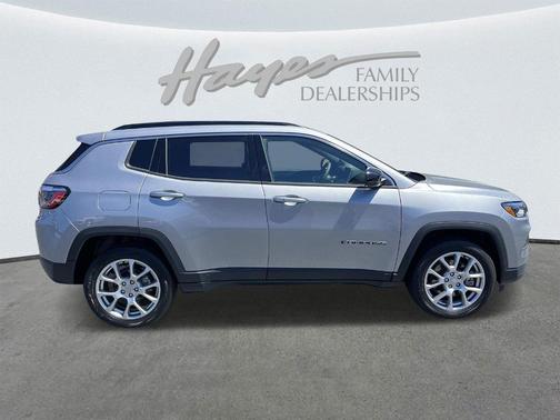 2023 Jeep Compass Latitude Lux
