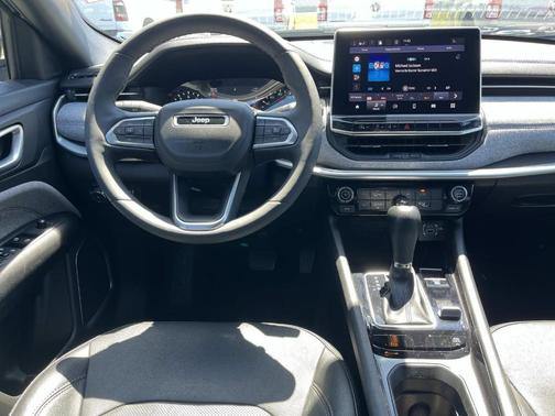 2023 Jeep Compass Latitude Lux