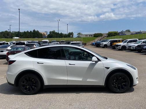 2022 Tesla Model Y Long Range