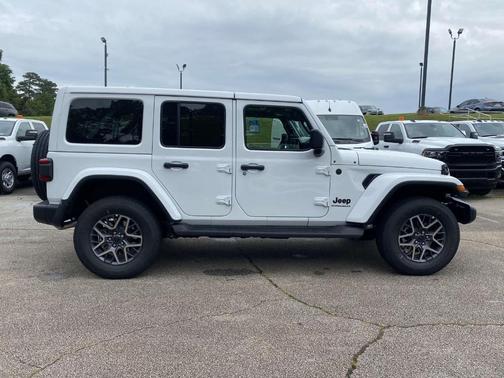 2025 Jeep Wrangler Sahara