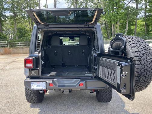 Black Clearcoat 2025 Jeep Wrangler Sport