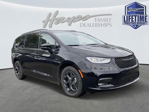 2025 Chrysler Pacifica Hybrid Select