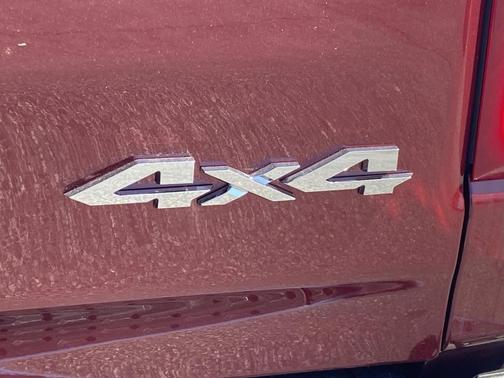 Delmonico Red Pearlcoat 2025 RAM 1500 Big Horn