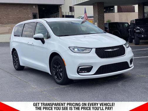 Bright White Clearcoat 2023 Chrysler Pacifica Touring-L