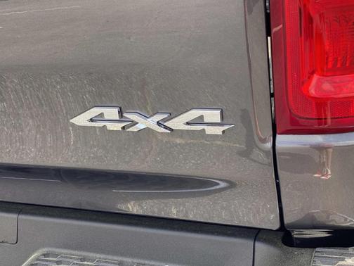 Granite Crystal Clearcoat Metallic 2026 RAM 1500 Big Horn