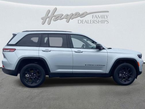 2024 Jeep Grand Cherokee Laredo