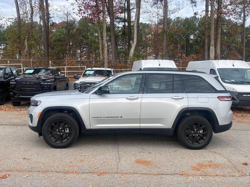 2024 Jeep Grand Cherokee Laredo