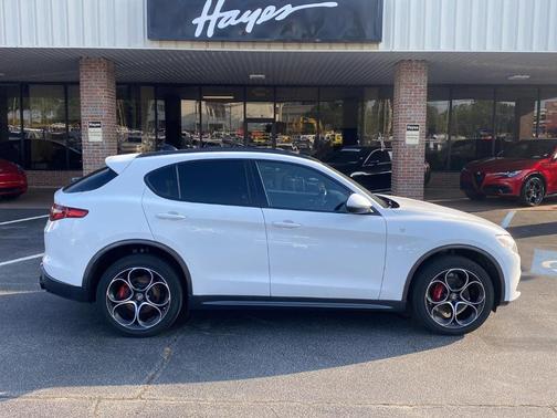 2022 Alfa Romeo Stelvio Ti