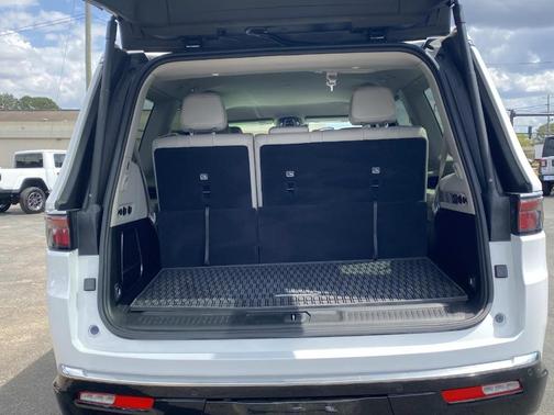 Bright White Clearcoat 2024 Jeep Wagoneer Base