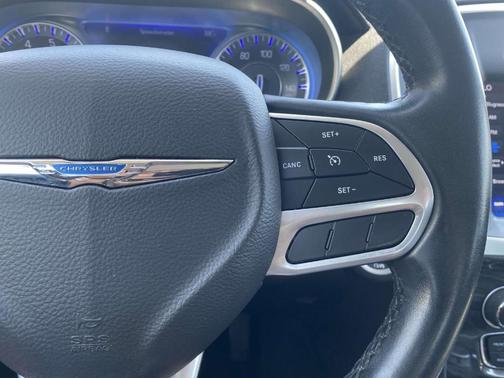 2022 Chrysler 300 Touring L