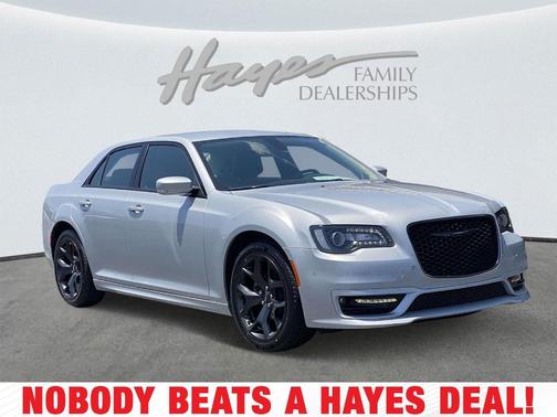 2022 Chrysler 300 Touring L