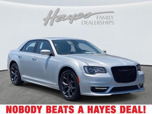 2022 Chrysler 300 Touring L