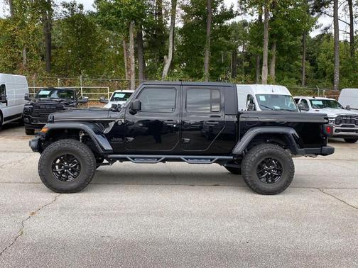 2022 Jeep Gladiator Sport