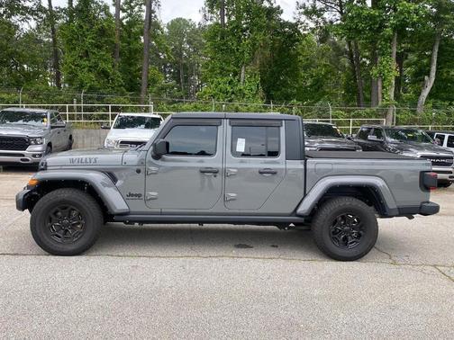 2021 Jeep Gladiator Sport