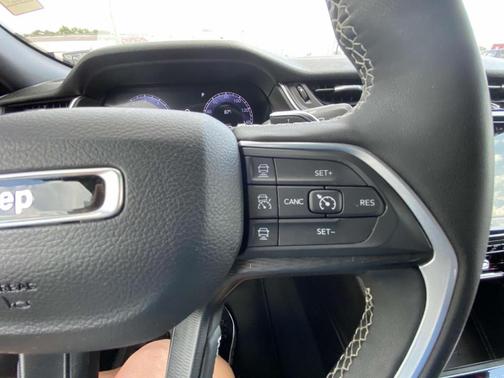 2024 Jeep Grand Cherokee Laredo