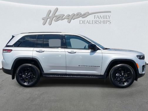 2024 Jeep Grand Cherokee Laredo
