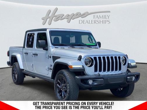 Silver Zynith Clearcoat 2023 Jeep Gladiator Sport