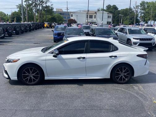2021 Toyota Camry SE