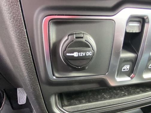 Black Clearcoat 2026 Jeep Wrangler Sport