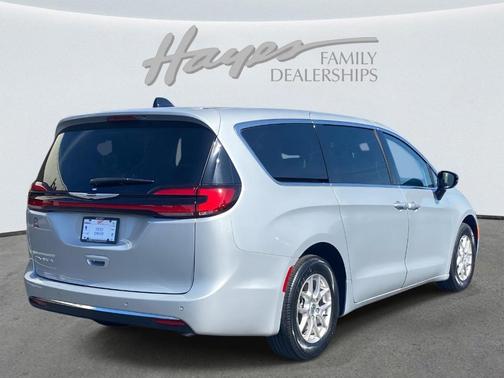 2024 Chrysler Pacifica Touring-L