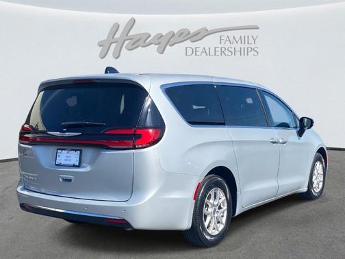2024 Chrysler Pacifica Touring-L