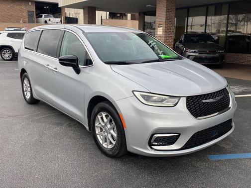 2024 Chrysler Pacifica Touring-L