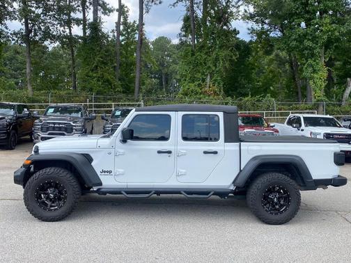 2021 Jeep Gladiator Sport