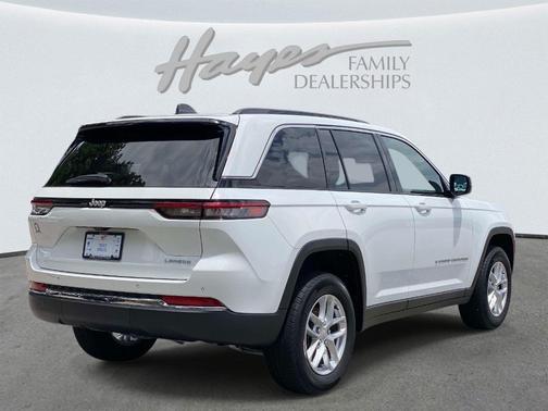 Bright White Clearcoat 2024 Jeep Grand Cherokee Laredo X