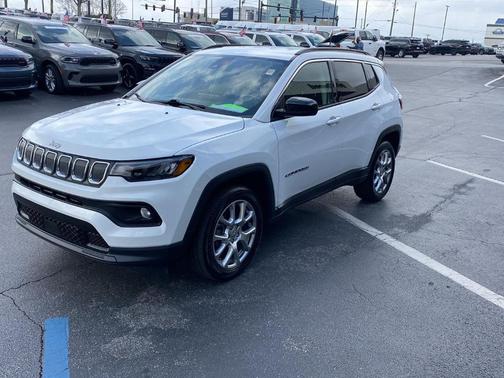 2022 Jeep Compass Latitude Lux