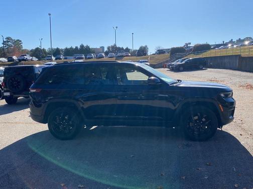 2024 Jeep Grand Cherokee Laredo