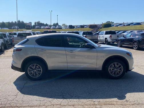 2024 Alfa Romeo Stelvio Base