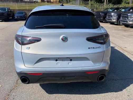 2024 Alfa Romeo Stelvio Base