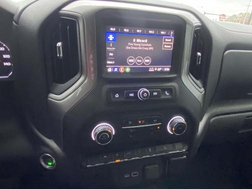 2022 Chevrolet Silverado 1500 Custom Trail Boss