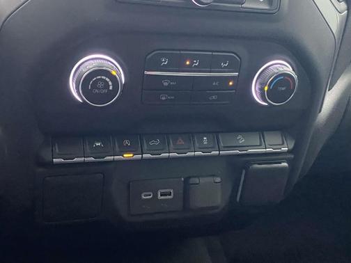 2022 Chevrolet Silverado 1500 Custom Trail Boss