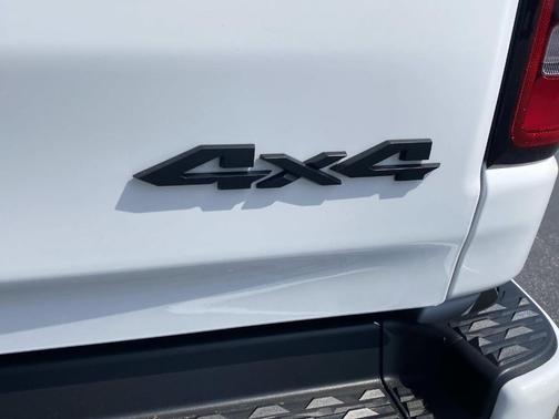 Bright White Clearcoat 2023 RAM 1500 Big Horn