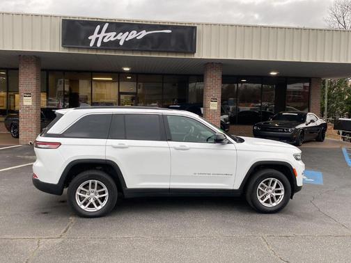 2024 Jeep Grand Cherokee Laredo X