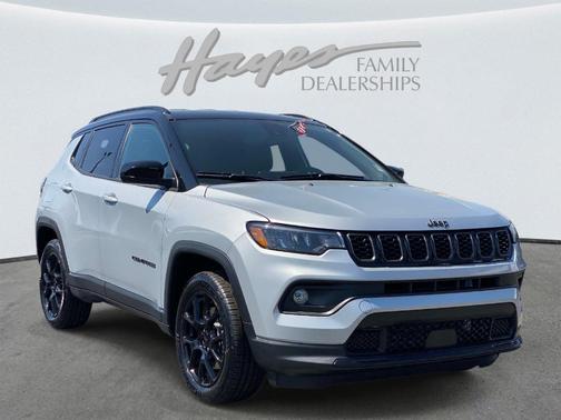 Silver Zynith 2024 Jeep Compass Latitude