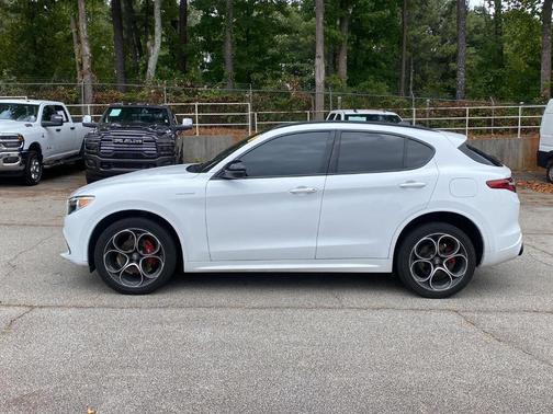 2022 Alfa Romeo Stelvio Veloce
