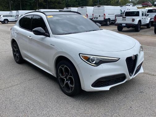 2022 Alfa Romeo Stelvio Veloce