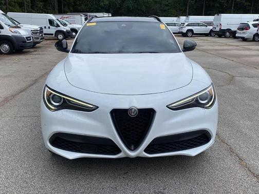 2022 Alfa Romeo Stelvio Veloce