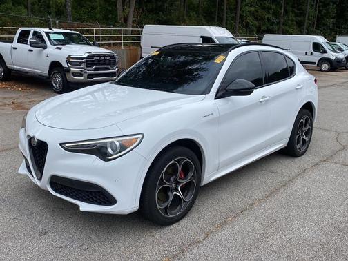 2022 Alfa Romeo Stelvio Veloce