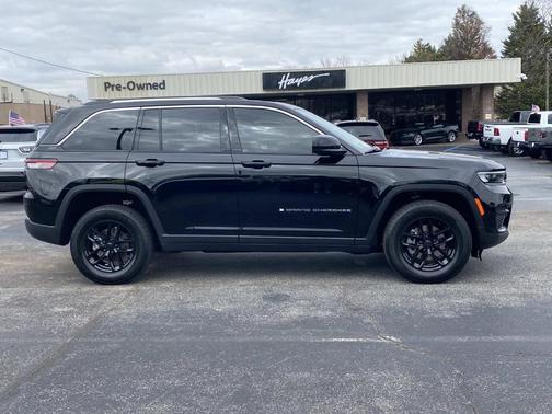 2023 Jeep Grand Cherokee Laredo