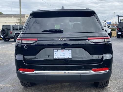 2023 Jeep Grand Cherokee Laredo