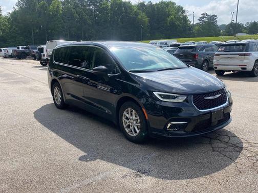 2023 Chrysler Pacifica Touring-L