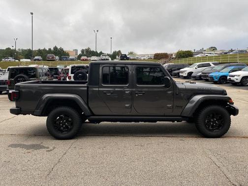 2021 Jeep Gladiator Sport