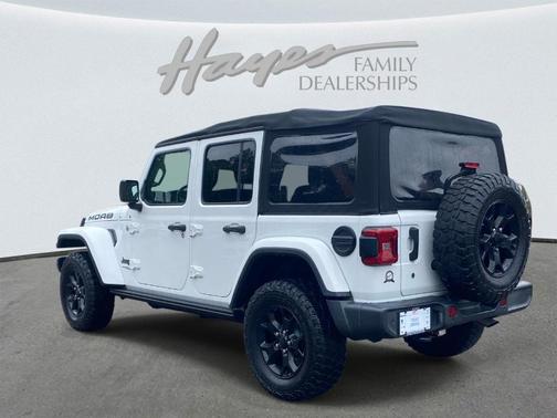 Bright White Clearcoat 2019 Jeep Wrangler Unlimited Moab