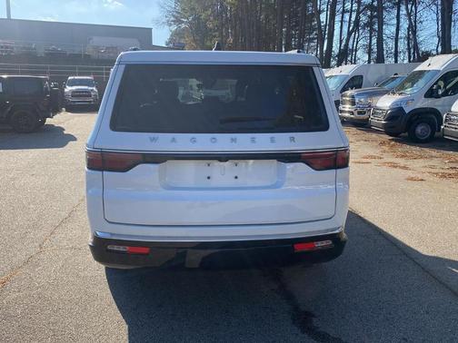 2024 Jeep Wagoneer L Base