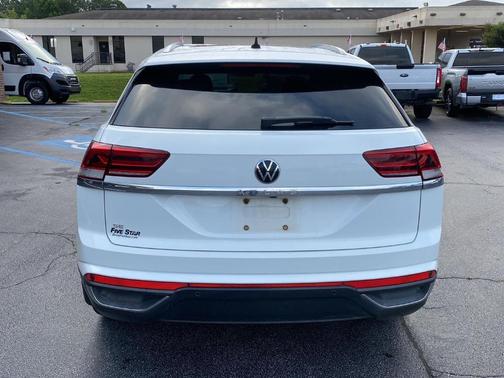 2022 Volkswagen Atlas Cross Sport 2.0T SE w/Technology